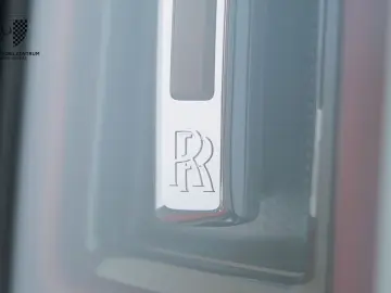 ROLLS ROYCE Cullinan TwinCoachline Starburst Bespoke