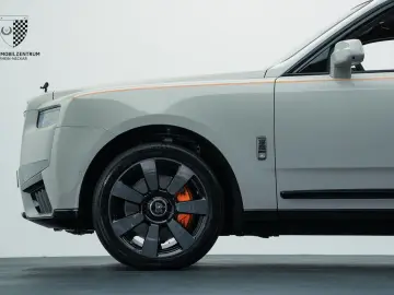 ROLLS ROYCE Cullinan TwinCoachline Starburst Bespoke