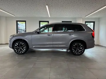 Volvo XC90 Plus Bright AWD - 7 Locuri