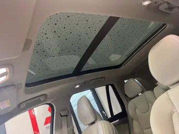 Volvo XC90 Plus Bright AWD - 7 Locuri
