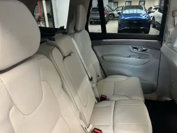 Volvo XC90 Plus Bright AWD - 7 Locuri