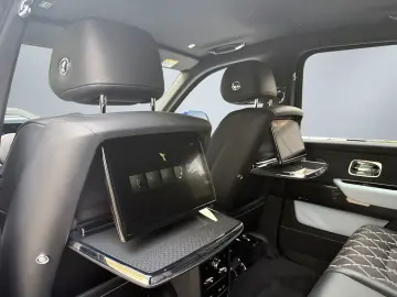 ROLLS ROYCE Cullinan Black Badge Series II 23  Lounge Seats