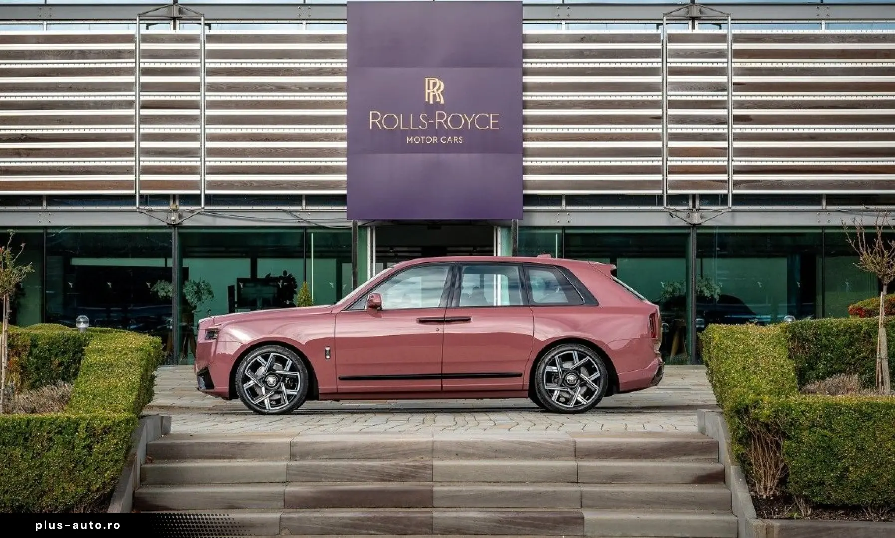 ROLLS ROYCE Cullinan Black Badge Series II 23  Lounge Seats