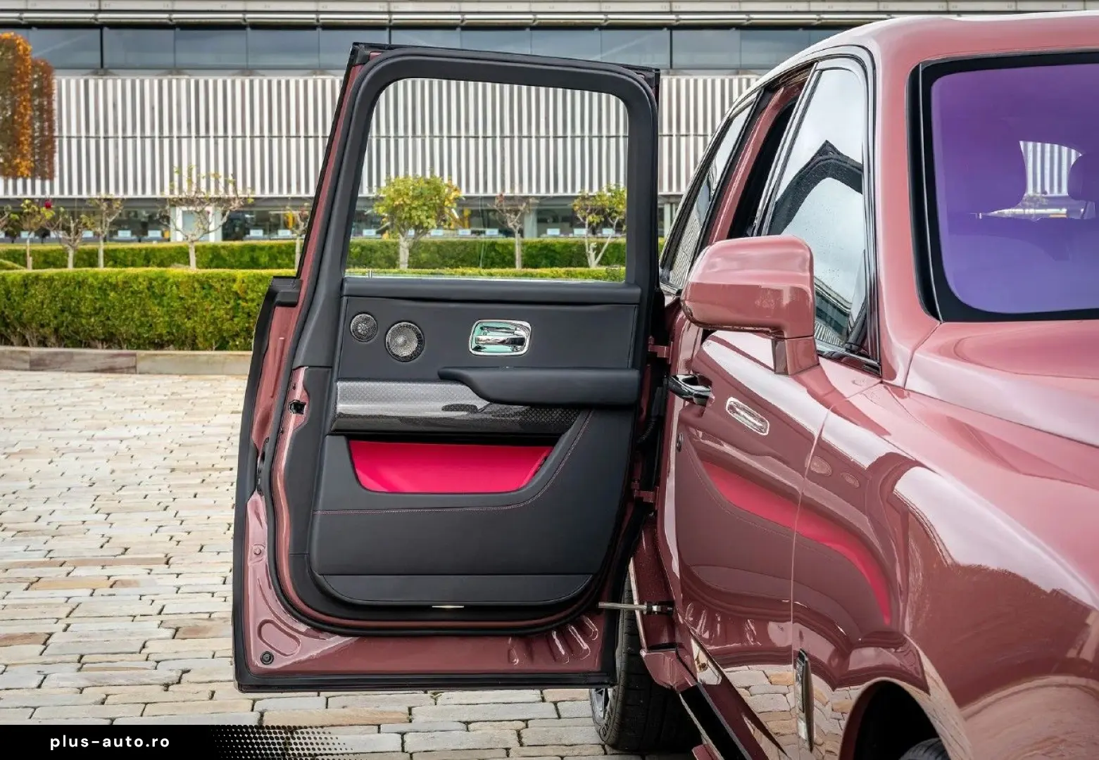 ROLLS ROYCE Cullinan Black Badge Series II 23  Lounge Seats