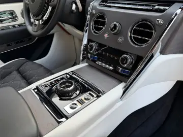 ROLLS ROYCE Cullinan 4 Seats Audio Series II heated&cooled