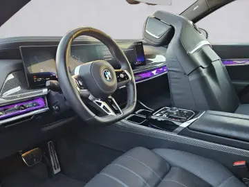 BMW 760 M760e xDrive HUD B&W