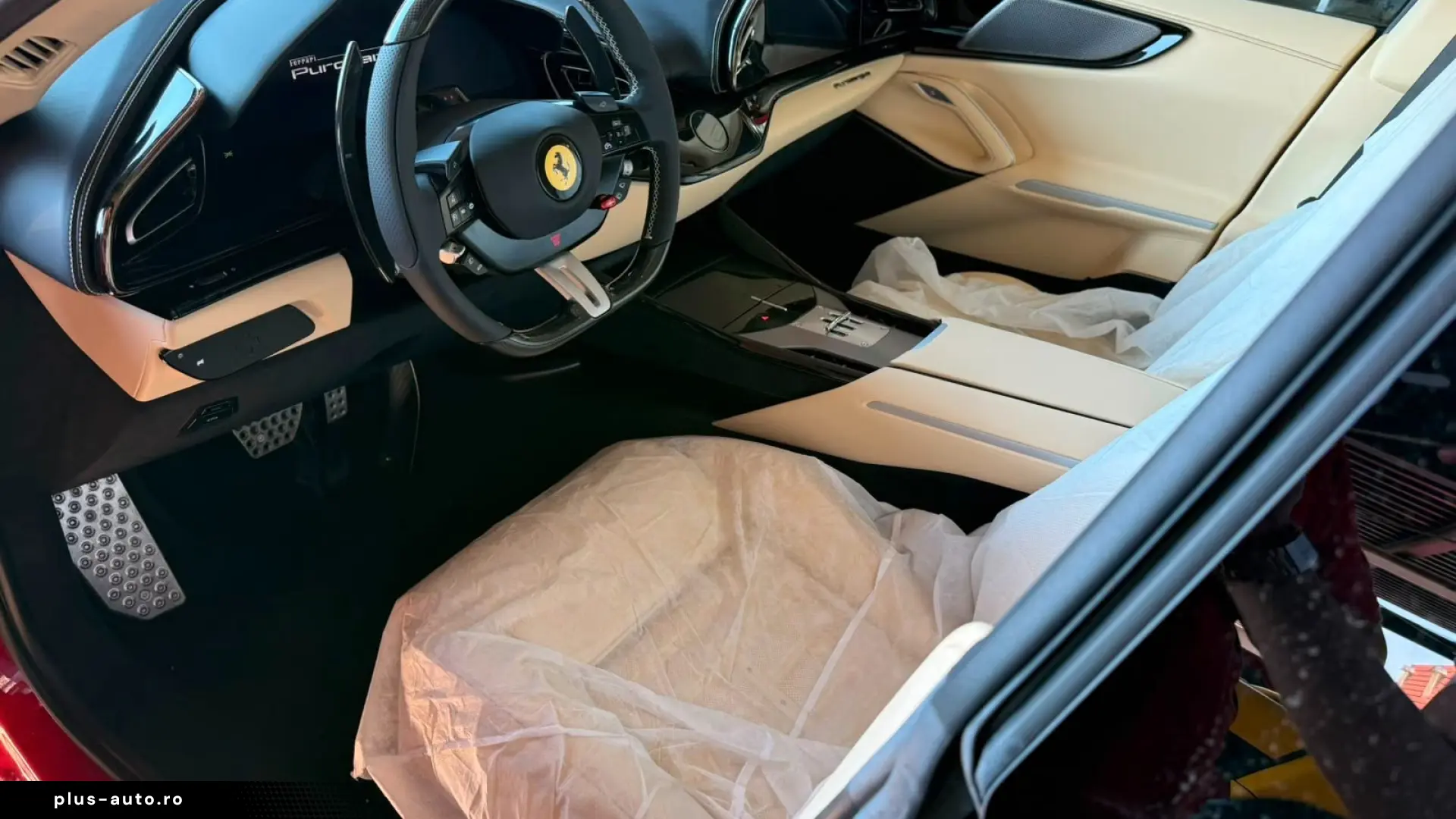 Ferrari Purosangue Atelier Rosso Corsa Crema Nero Massage