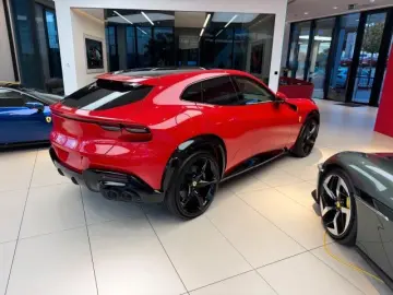 Ferrari Purosangue Atelier Rosso Corsa Crema Nero Massage