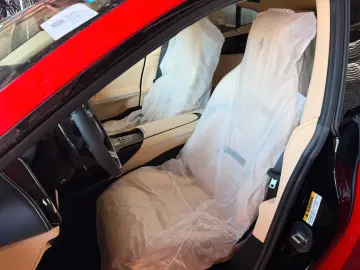 Ferrari Purosangue Atelier Rosso Corsa Crema Nero Massage
