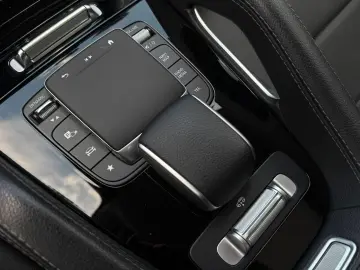MERCEDES-BENZ GLE 450 AMG 7-Sitzer 30000KM Voll Panorama
