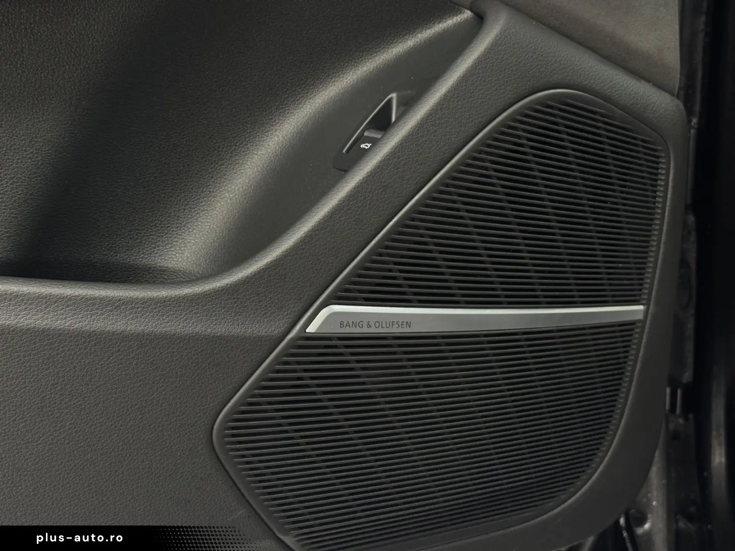 AUDI RSQ8 4.0 TFSI quattro  PANO MATRIX B&O AGA
