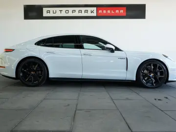 PORSCHE Panamera 4 E-Hybrid SportDesign SpAbgas Pano HUD