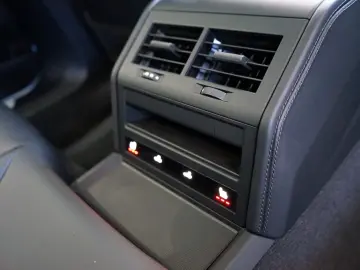 PORSCHE Panamera 4 E-Hybrid SportDesign SpAbgas Pano HUD