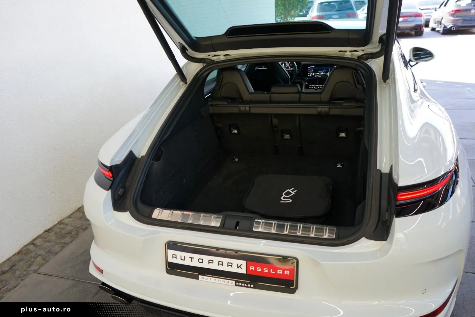 PORSCHE Panamera 4 E-Hybrid SportDesign SpAbgas Pano HUD