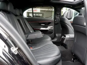 MERCEDES-BENZ E 300e 4M AMG Premium H-Lenkung Hypers…