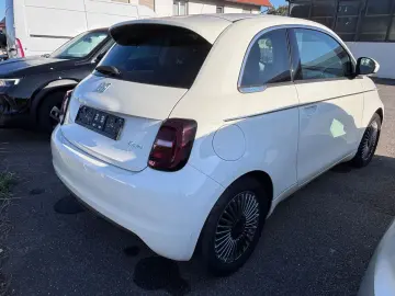 FIAT 500e 42 KW h Batterie Schnelllader Allwetter ALU