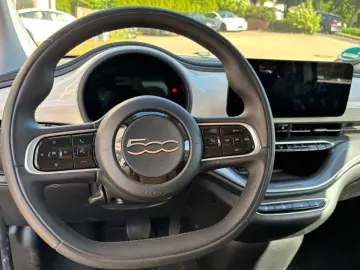 FIAT 500e 42Kwh SportSitze DAB  Spurhalte CarPlay 95%