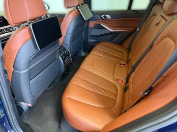 BMW X5 M50i Laser ACC PanoSkyL FOND-TV Massage