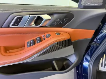 BMW X5 M50i Laser ACC PanoSkyL FOND-TV Massage