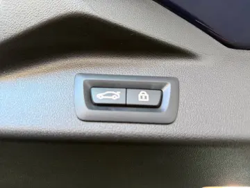 BMW X5 M50i Laser ACC PanoSkyL FOND-TV Massage