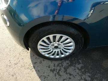 FIAT 500 e Basis Klima  SHZ  PDC  Kamera