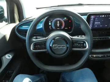 FIAT 500 e Basis Klima  SHZ  PDC  Kamera