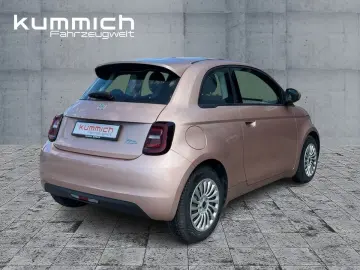 FIAT 500e mit Batteriezertifikat