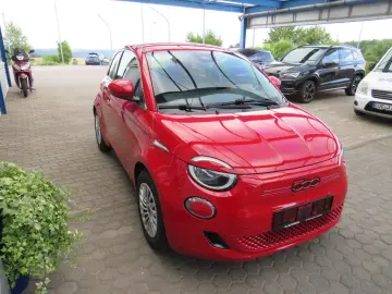 FIAT 500e Red 42kWh Navi DAB Fahrer-Assistenzsysteme