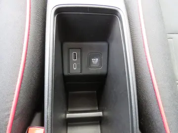 FIAT 500e Red 42kWh Navi DAB Fahrer-Assistenzsysteme