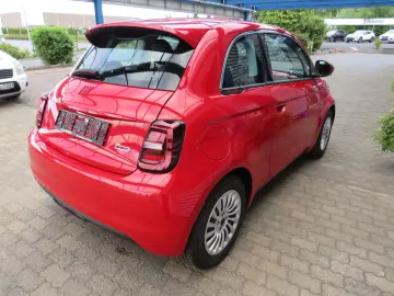 FIAT 500e Red 42kWh Navi DAB Fahrer-Assistenzsysteme