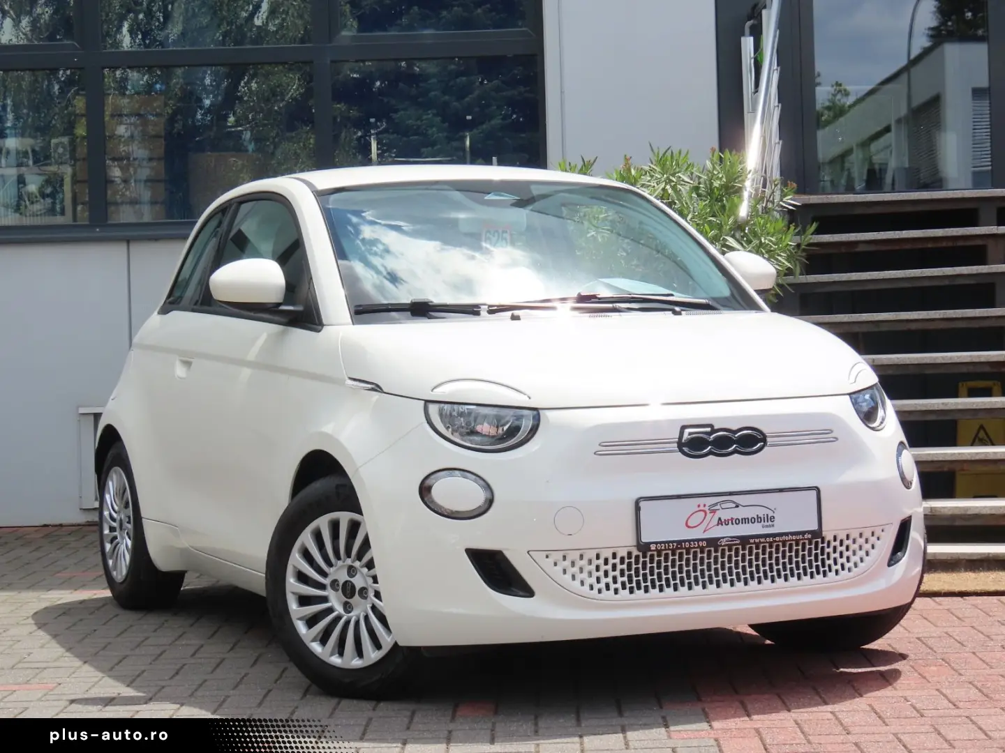 FIAT 500e 42 kWh Klimaauto. CarPlay Touchscreen