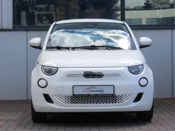 FIAT 500e 42 kWh Klimaauto. CarPlay Touchscreen