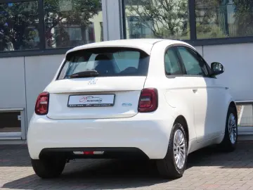 FIAT 500e 42 kWh Klimaauto. CarPlay Touchscreen