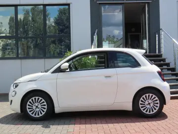 FIAT 500e 42 kWh Klimaauto. CarPlay Touchscreen