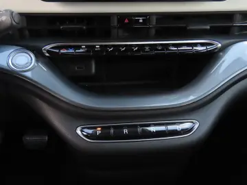 FIAT 500e 42 kWh Klimaauto. CarPlay Touchscreen
