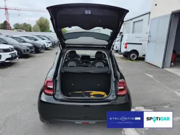 FIAT 500e Lim. Base (42kWh) TEMPOMAT KEYLESS GO