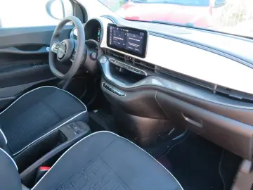 FIAT 500e Basis 42kWh 118PS