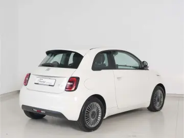 FIAT 500e 42 kWh Alu Carplay Keyless DAB  GRA