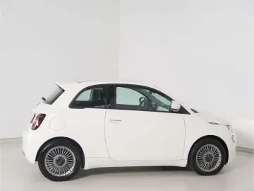 FIAT 500e 42 kWh Alu Carplay Keyless DAB  GRA