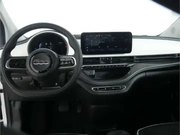 FIAT 500e 42 kWh Alu Carplay Keyless DAB  GRA