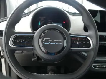 FIAT 500e 42 kWh Alu Carplay Keyless DAB  GRA