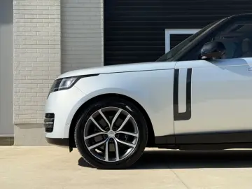 LAND ROVER Range Rover 3.0 P460e SE