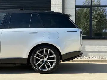 LAND ROVER Range Rover 3.0 P460e SE