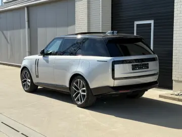 LAND ROVER Range Rover 3.0 P460e SE