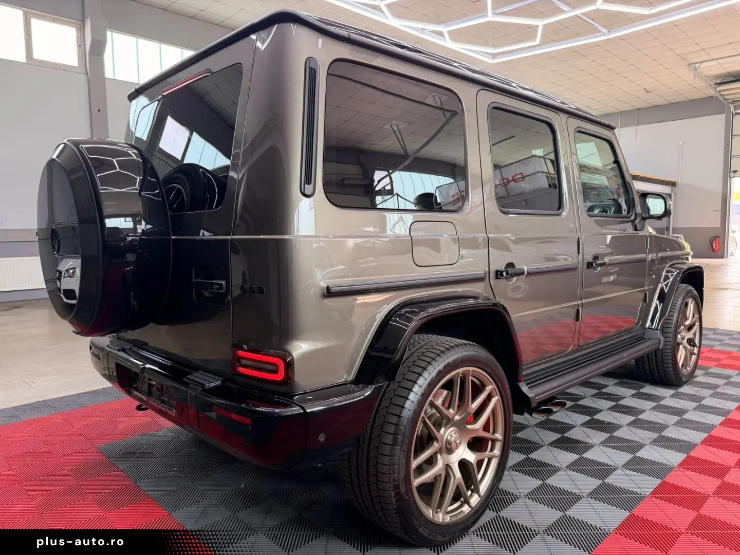 MERCEDES-BENZ G 63 AMG Superior Performance Carbon Night A22