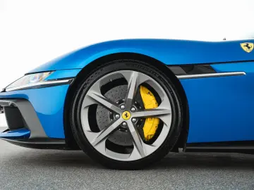 FERRARI 12Cilindri