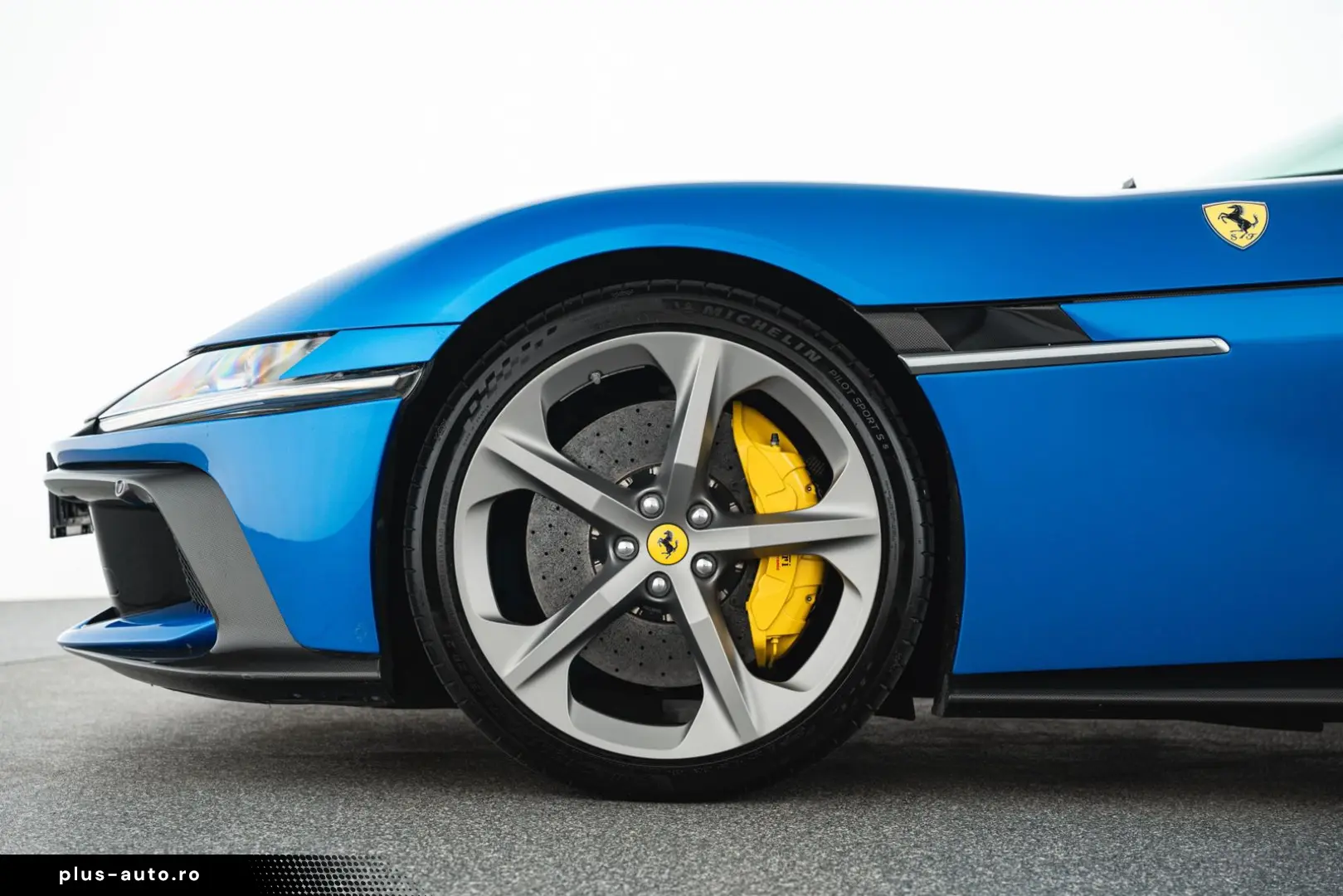 FERRARI 12Cilindri