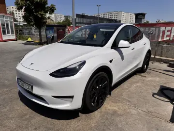 Tesla Model Y Long Range