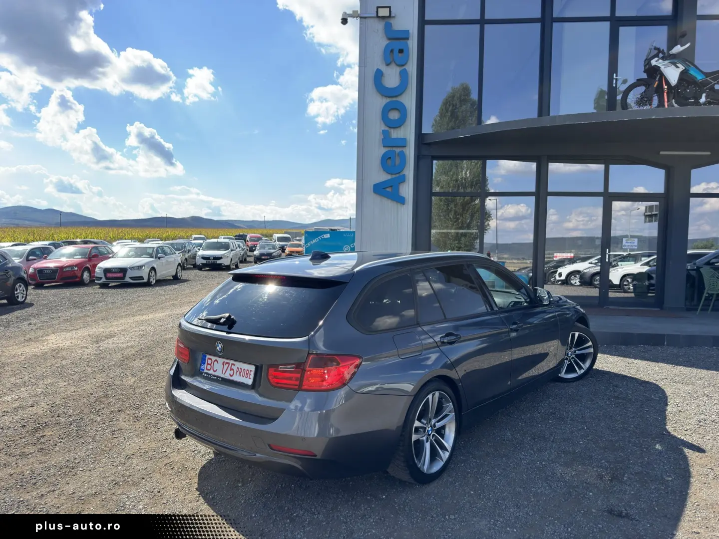 BMW 320i    AUTOMAT    BI-XENON    JANTE R18