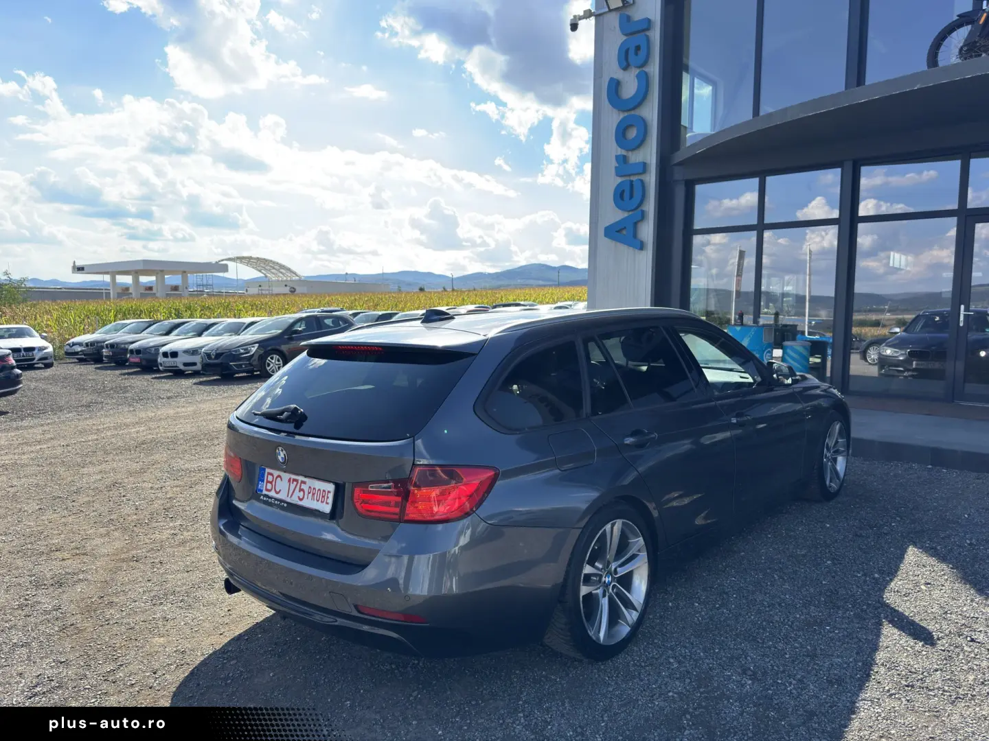 BMW 320i    AUTOMAT    BI-XENON    JANTE R18